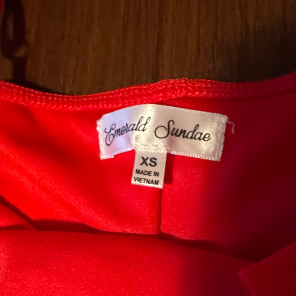 Elegant Red Ruched Dress - Picture 4 of 7